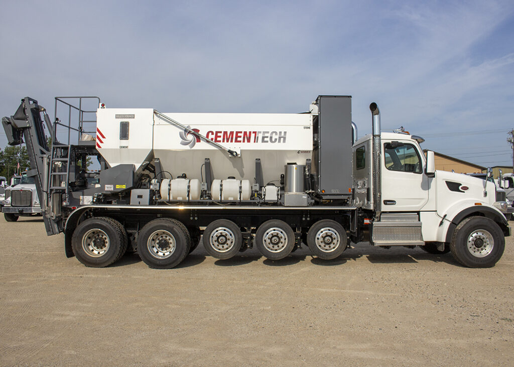 C60E volumetric concrete mixer with an extended conveyor